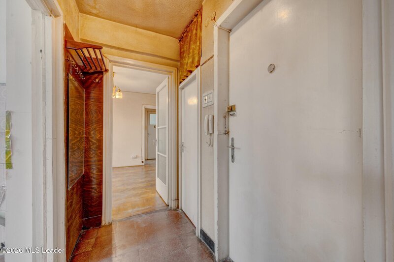 Gara de Nord, 3 camere, la un pas de metrou, renovabil.